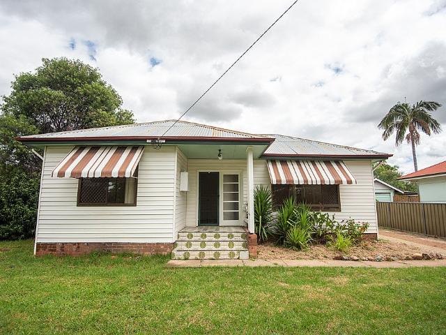 4 Petra Avenue, TAMWORTH NSW 2340