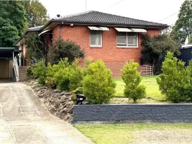 4 Petrel Place, Tregear House for rent Listed by William Marc.