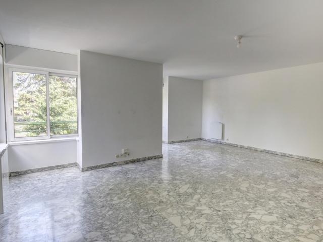 4 PIECES 112,64m2, 3 CHAMBRES FACE AU BOIS DE VINCENNES DANS UN IMMEUBLE RECENT