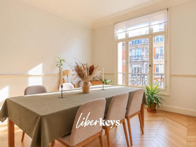 4 pièces 1 chambre de service La Madeleine 118m² La madeleine