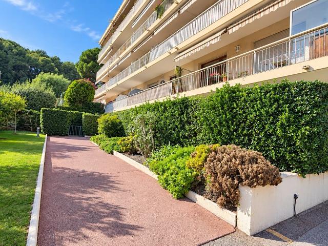 4 Pieces Terrasse Parking Cave Parfait état