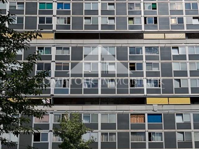 4 pièces avec loggia, entièrement rénové, proche de toutes les commodités