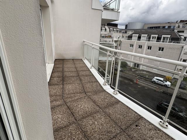 4 pièces Conseil de l'Europe balcon cave parking en sous sol