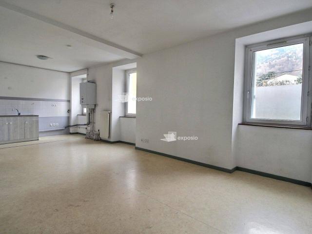 4 pièces + cuisine 15 rue des thermes Allevard les bains