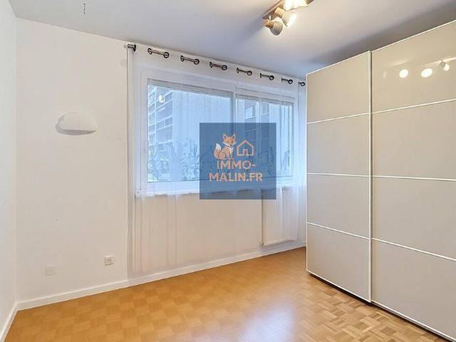 4 PIECES de 74,40m2 proche métro