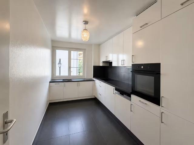 4 pièces d'env. 94m2 avec balcon Ancienne Poste 16B