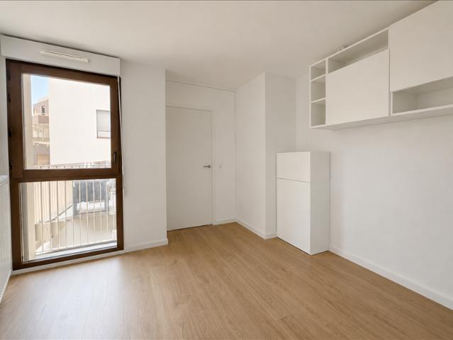 4 pièces Meublé 76,5 m² 2ème étage Colocation non autorisée