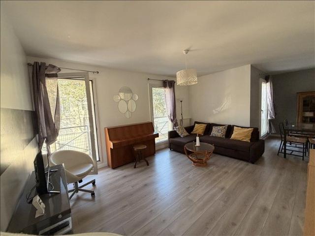 4 pièces Meublé 91 m² 1er étage Colocation autorisée