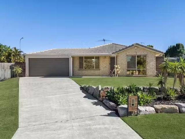 4 Pinkwood Court, Yamanto, QLD 4305