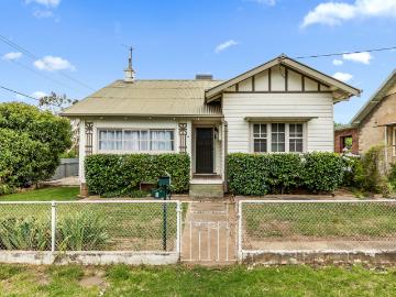 4 Pitt Street Junee, NSW 2663