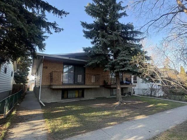 4 plex on 19 Ave NW — 2 Bedrooms Fourplex