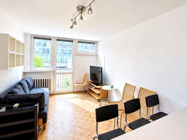 4 pokoje w centrum Grzybowska 9 Warszawa, Śródmieście