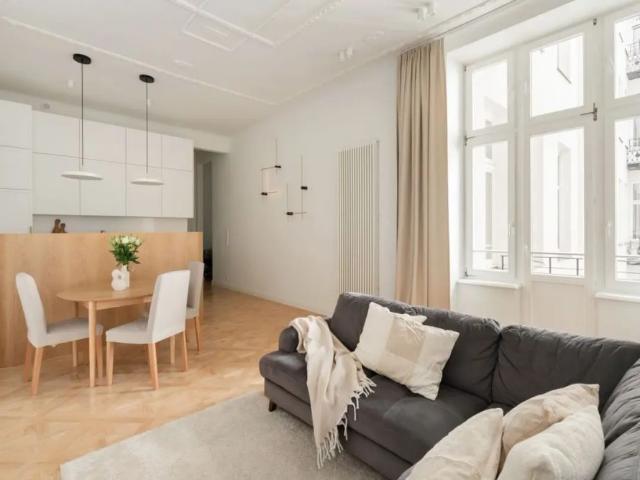 4 pokoje | Balkon | Zabytkowa kamienica | Centrum