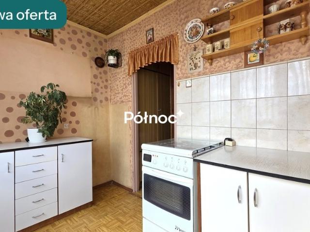 4 pokojowe mieszkanie do remontu z balkonem i komórką