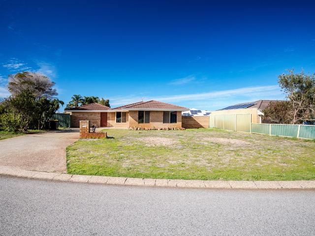 4 Quail Grove, BALLAJURA, WA 6066