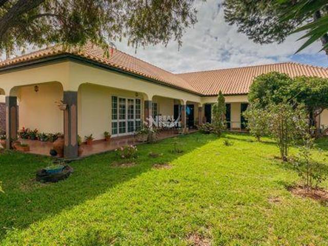 4 quarto, Ribeira Brava Ilha da Madeira LS94567886