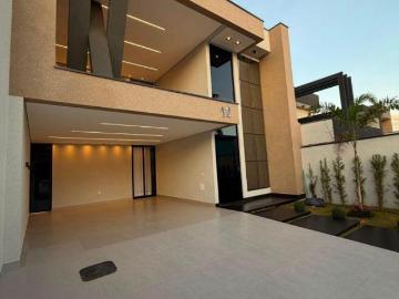 4 Quartos 4 suites, lavabo, sala com pé direito alto, acabamento de alto padrão