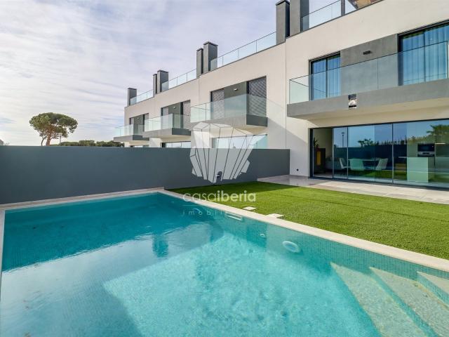 4 Quartos Moradia em Banda Montenegro Faro 145m² Montenegro