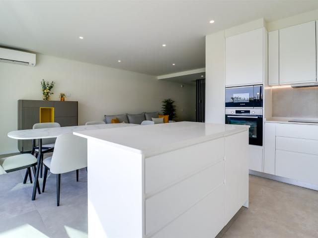 4 Quartos Moradia Geminada Montenegro Faro 139m² Montenegro