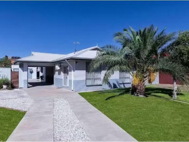 4 Queen Street, COROWA House for rent Listed by Sue Ritchie o.