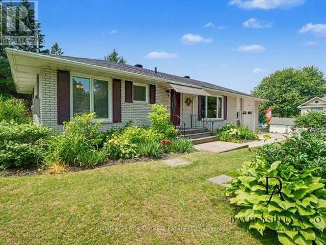4 Queen Street, Rideau Lakes, ON, K0G 1V0 house for sale | Listing ID X13548 | Royal LePage