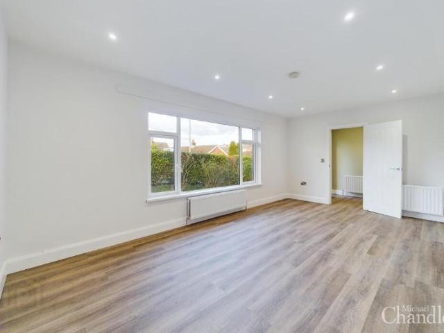 4 Queenside, Carryduff, Belfast, BT8 8NS