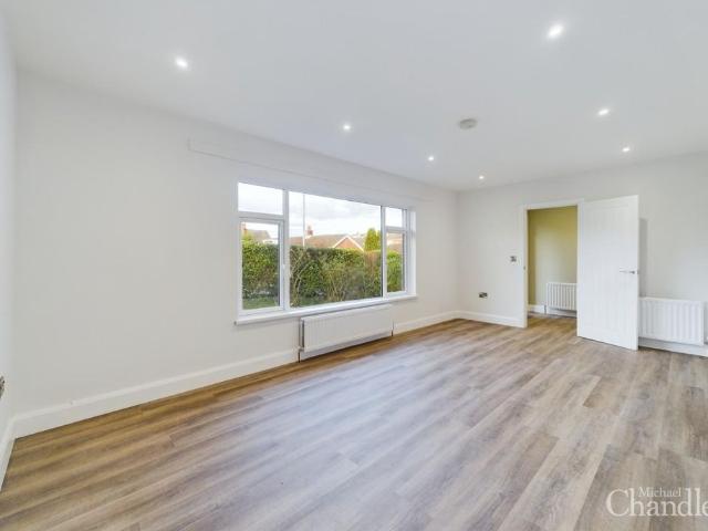 4 Queenside, Carryduff, Belfast, BT8 8NS