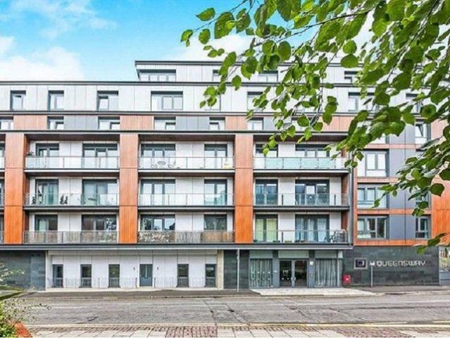 4 Queensway, Redhill, Surrey. RH1, 2 bed flat to rent, £1,699 pcm | PrimeLocation