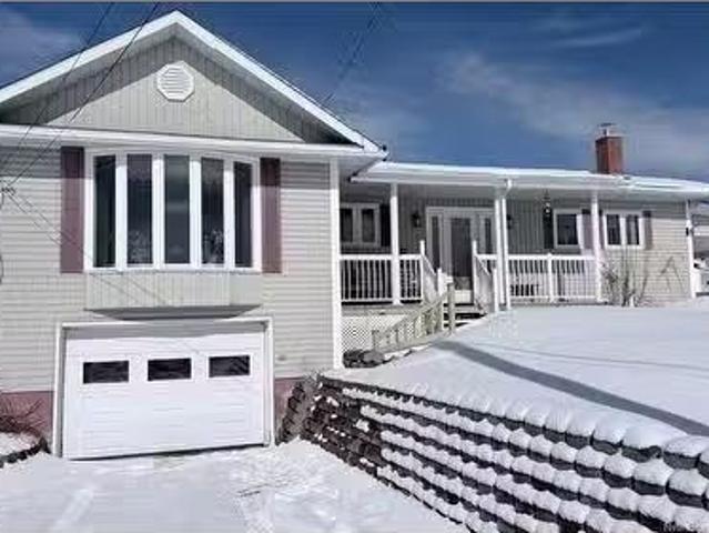 4 Rue Saint Francois, Sainte Anne De Madawaska, NB, E7E 1E4.
