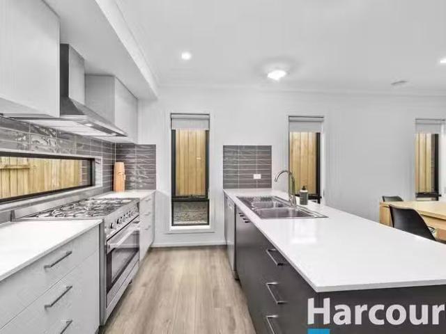 4 Ruffels Street, Drouin, VIC 3818
