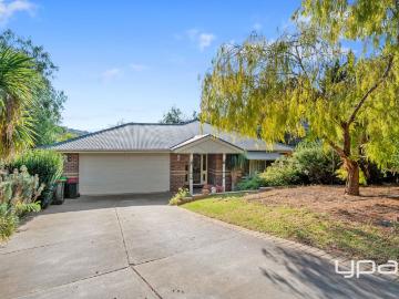 4 Randwick Avenue, Bacchus Marsh