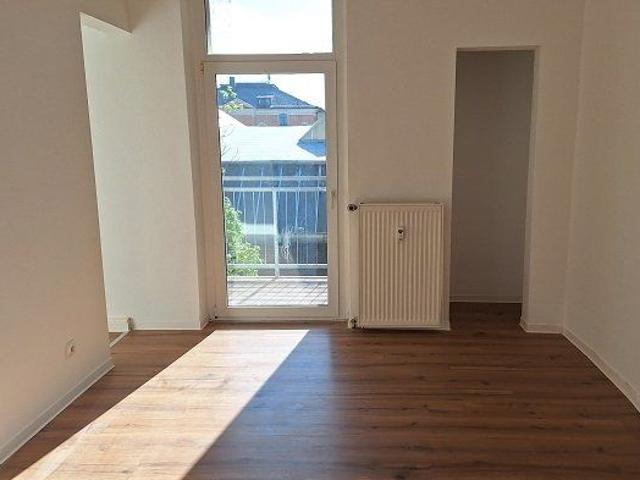 4 Raumwohnung mit Balkon und geräumigen Wohnzimmer inkl. EBK