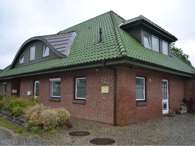 4 Raum DG Wohnung mit EBK und Balkon