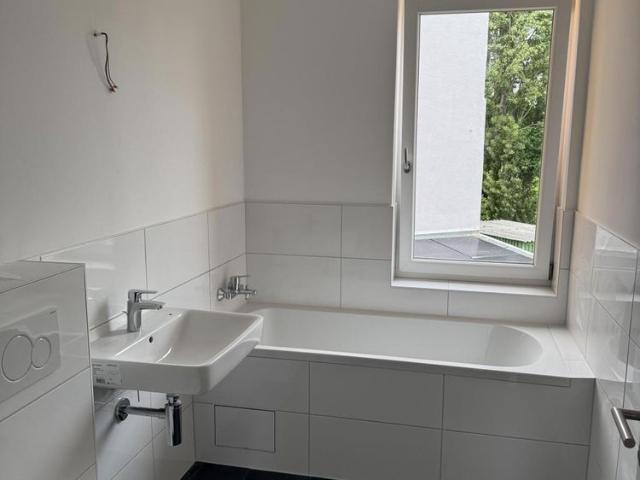 4 Raum Erdgeschosswohnung mit Gartenanteil Erstbezug!