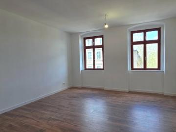 4 Raum Maisonette Wohnung mit Balkon und Tageslichtbad frisch renoviert ab sofort zu mieten!
