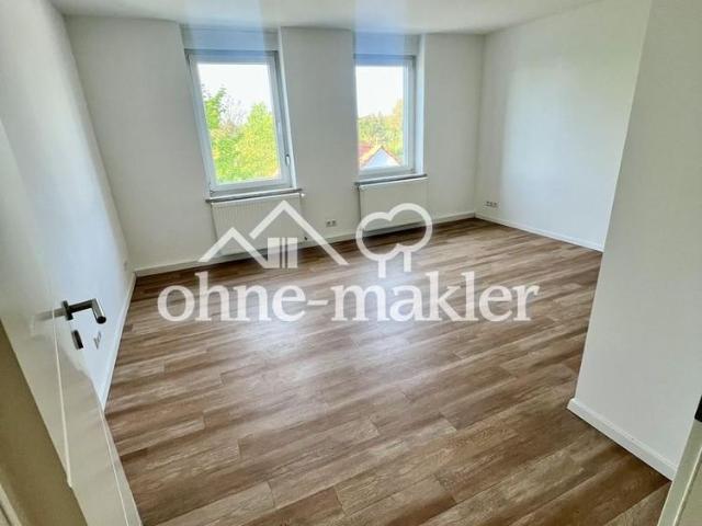 4 Raum Wohnung | Balkon | große Küche | Abstellraum | Stellplatz
