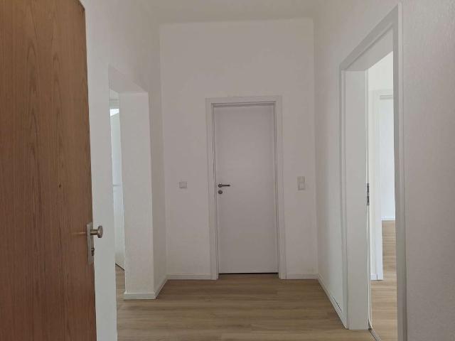 4 Raum Wohnung frisch renoviert