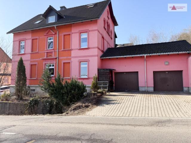 4 Raum Wohnung mit Balkon, Einbauküche, Kamin und Fußbodenheizung Pockau Lengefeld!