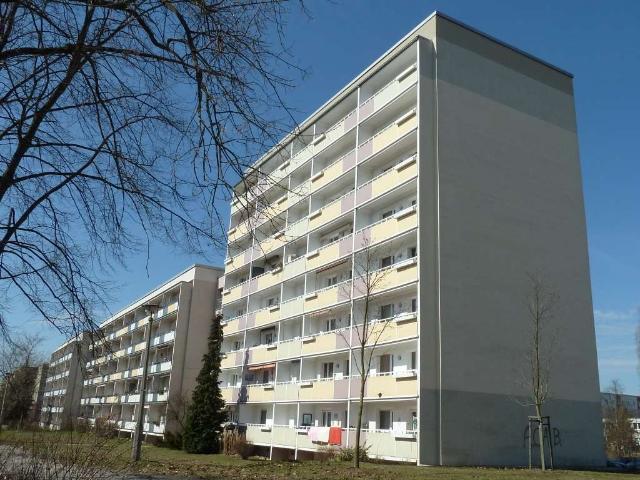 4 Raum Wohnung mit Balkon und Aufzug