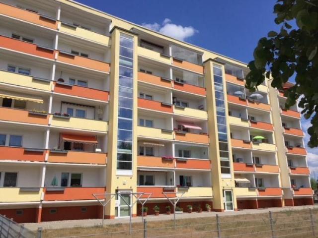 4 Raum Wohnung mit Balkon und Badewanne ab 15. August 2026
