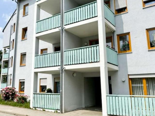 4 Raum Wohnung mit besonderem Wohncharakter, Einbauküche und zusätzlichem Dachgeschossraum!