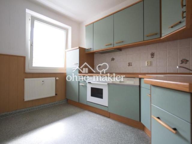 4 Raum Wohnung mit Einbauküche, Balkon & Autostellplatz