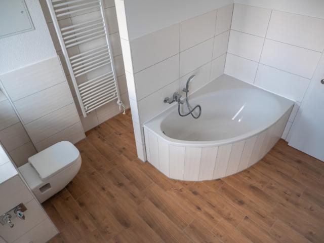 4 Raum Wohnung mit Fußbodenheizung und Balkonsolaranlage