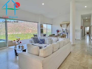4 recámaras, terraza con jacuzzi, vista al mar y al manglar