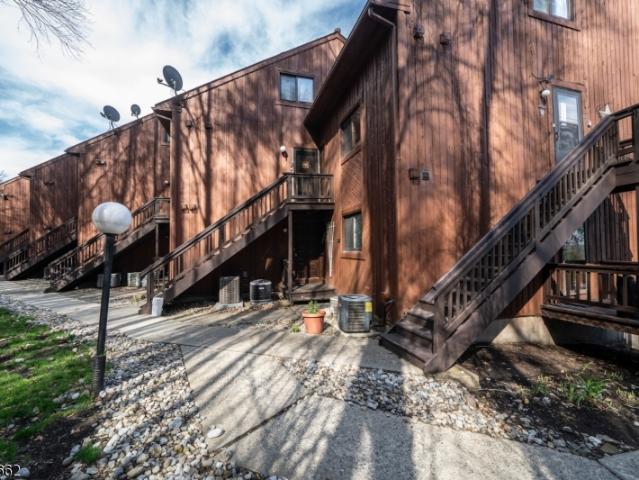 4 Red Lodge Dr # 3