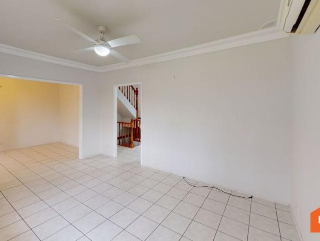 4 Redondo Road, Valentine NSW 2280