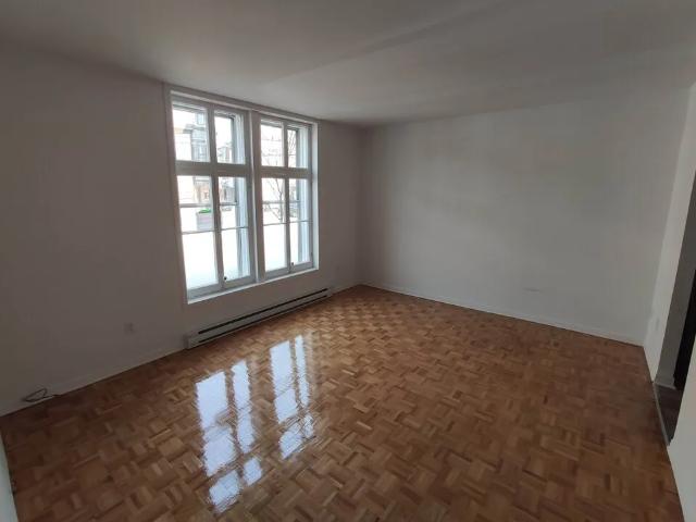 4 ½ Rénové, 2 Chambres, Près UQAM