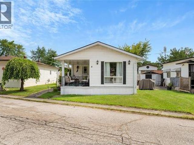 4 Robin Court, Lakeshore, ON, N8N 2V9 house for sale | Listing ID 26020 | Royal LePage
