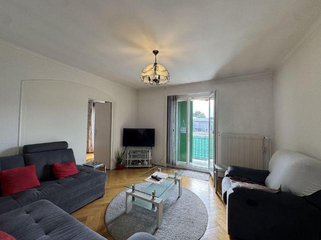 4 room apartment and concierge post