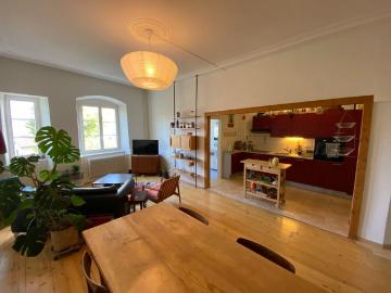 3.5 room apartment with 109 m2 and private elevator and balcony